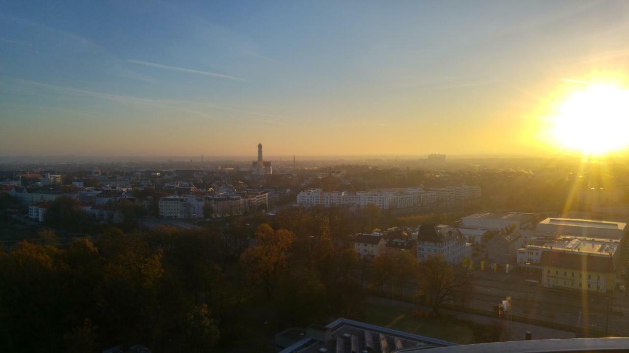 Hotelturm Augusta Esterno foto